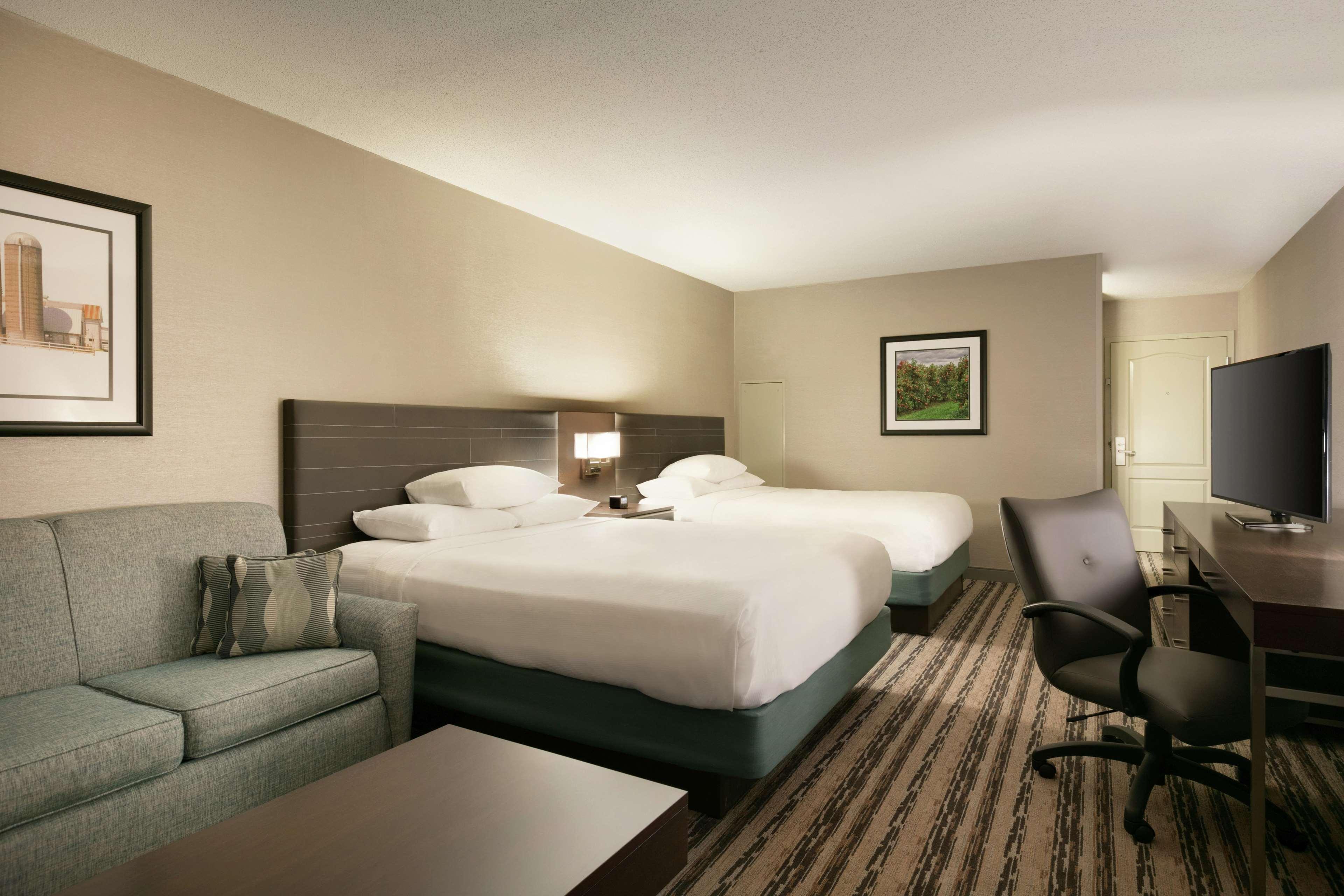 Doubletree Resort By Hilton Lancaster Willow Street Exterior photo